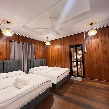 Kayangan Crystal Chalet カンポン・クアラ・ベシュット エクステリア 写真